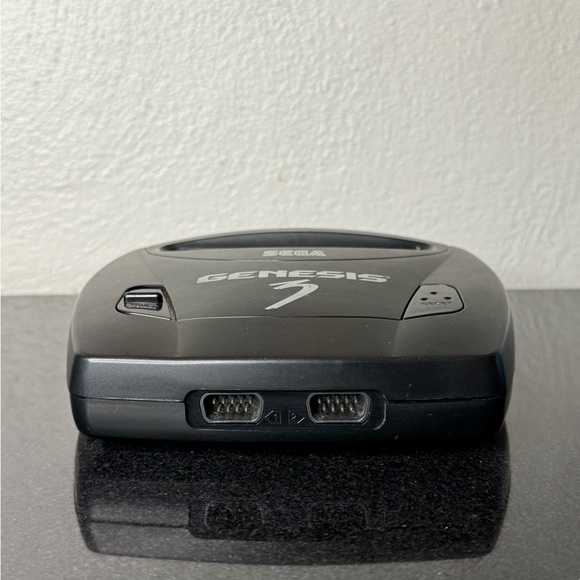 Sega Genesis Model 3 Console Bundle - Picture 8 of 15